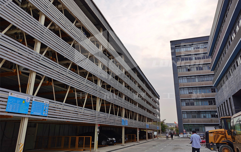 圖1.1 穩定運行的立體車庫.jpg